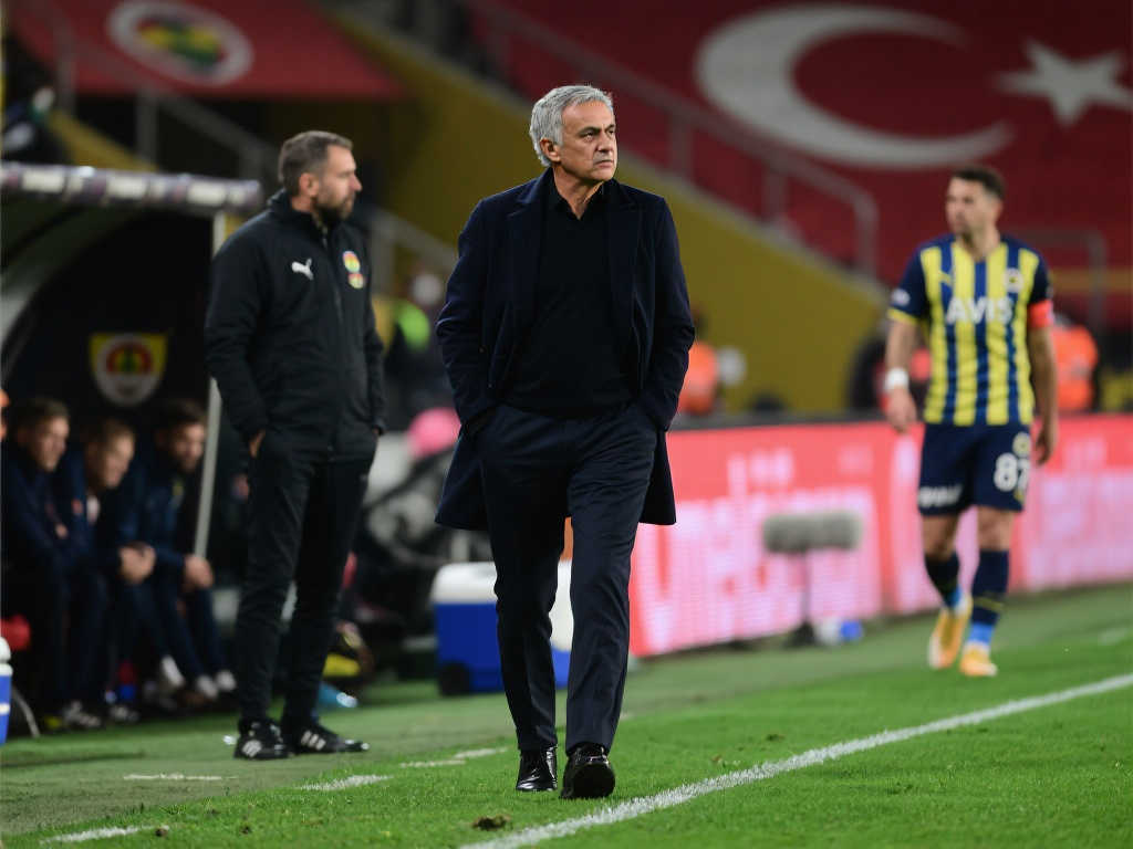 归化球员四选一 菲律宾男篮世界杯名单遇难题