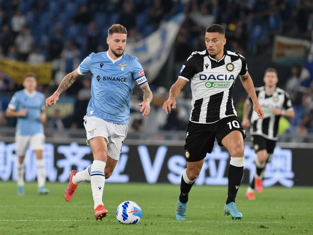 在足球转会 在足球转会