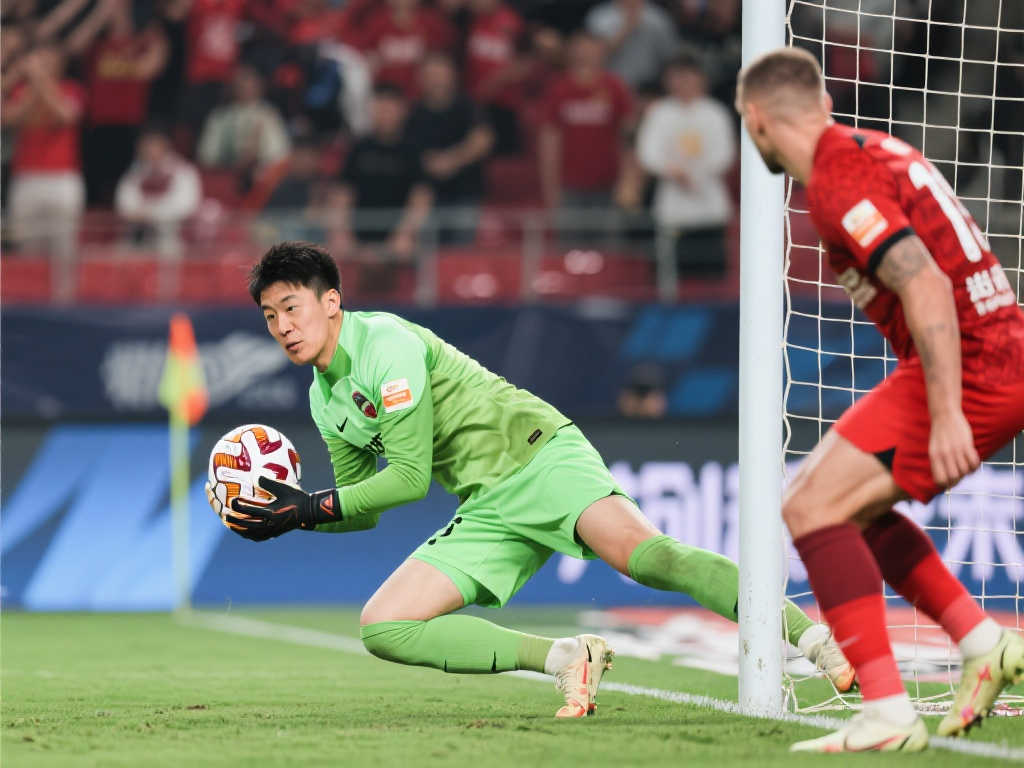 歐文：沒有任何球隊能在英超及歐冠挑戰曼城 皇馬明顯比去年下滑.